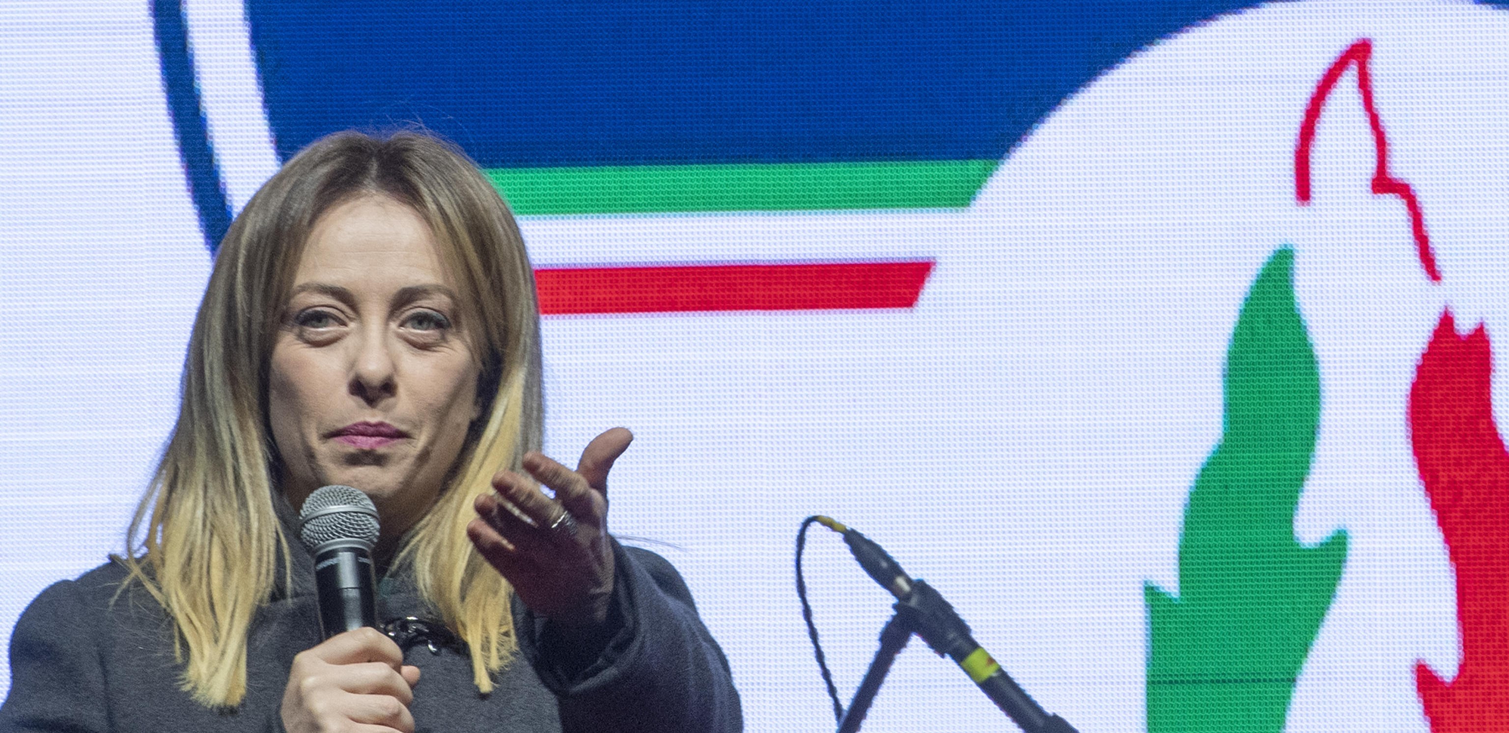 La leader di Fratelli d’Italia, Giorgia Meloni, nel corso dello scambio di auguri di Natale in Piazza Capranica, Roma, 20 dicembre 2019.    ANSA / MAURIZIO BRAMBATTI