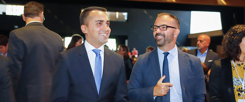 Il ministro degli Affari Esteri e della Cooperazione Internazionale, Luigi Di Maio (S), e il Ministro dell’Istruzione, dell’Universit?? e della Ricerca, Lorenzo Fioramonti (D), al’evento ‘One Year to go’ per la presentazione del Padiglione Italia all’Esposizione Universale ‘Expo 2020 Dubai’ che si svolger?? dal 20 ottobre 2020 al 10 aprile 2021, la prima in un Paese arabo, Matera, 20 ottobre 2019.
ANSA/ TONY VECE