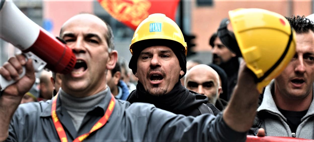 Ilva, il piano del governo non piace a nessuno: “Conte si fa dettare le condizioni dalla multinazionale”