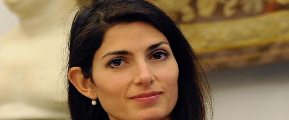 Siccome la Raggi si offende, pagheremo un processo per la patata bollente di Feltri