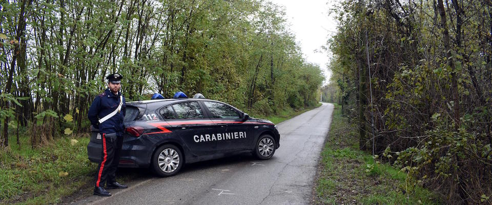 Il luogo dello scontro a fuoco tra carabinieri e malviventi a Sale (Alessandria), 22 novembre 2019. A sparare sono stati cinque banditi a volto coperto, messi in fuga dai militari che hanno risposto al fuoco. Nessuno Ë rimasto ferito. Secondo una prima ricostruzione i malviventi, fuggiti su un’auto dopo avere sbarrato la strada alle gazzelle, abbandonando due Alfa Romeo Giulietta, volevano rapinare il portavalori di una azienda della zona che trasporta oro e valori.
ANSA/ DINO FERRETTI