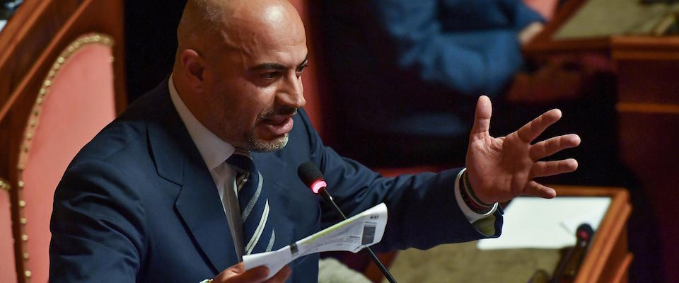 Gianluigi Paragone, in Aula del Senato durante le dichiarazioni di voto sulla questione di fiducia sul maxiemendamento del ddl di bilancio 2020, Roma, 16 dicembre 2019.
ANSA/ALESSANDRO DI MEO