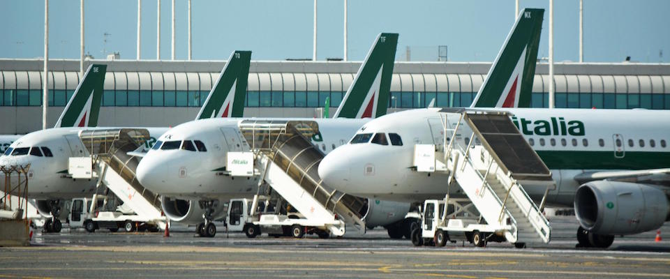 Aerei Alitalia fermi sulle piste dell’aeroporto Leonardo da Vinci, Fiumicino, 24 novembre 2019. ANSA/ TELENEWS