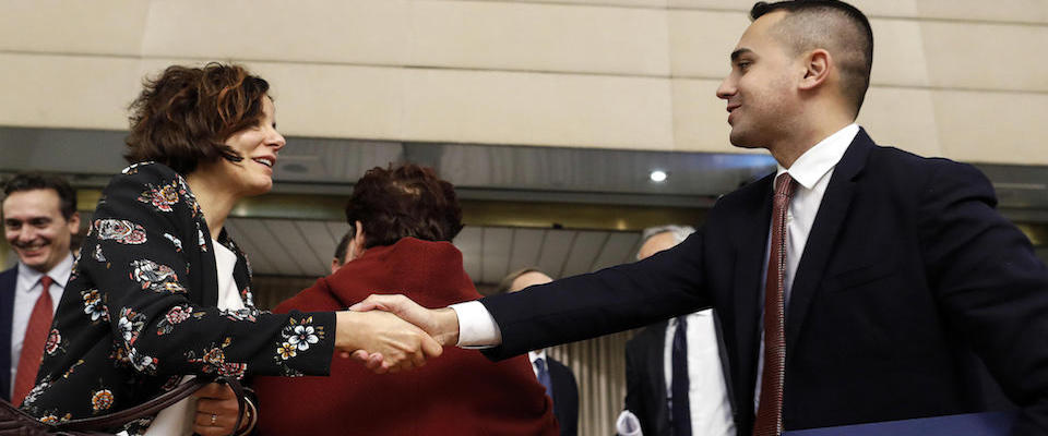 Luigi Di Maio (D), ministro degli Esteri, con Paola Pisano (S), ministro per l’Innovazione Tecnologica e la Digitalizzazione, durante la riunione della VII Cabina di regia per l’Italia internazionale, Ministero degli Esteri, Roma, 20 dicembre 2019. ANSA/RICCARDO ANTIMIANI