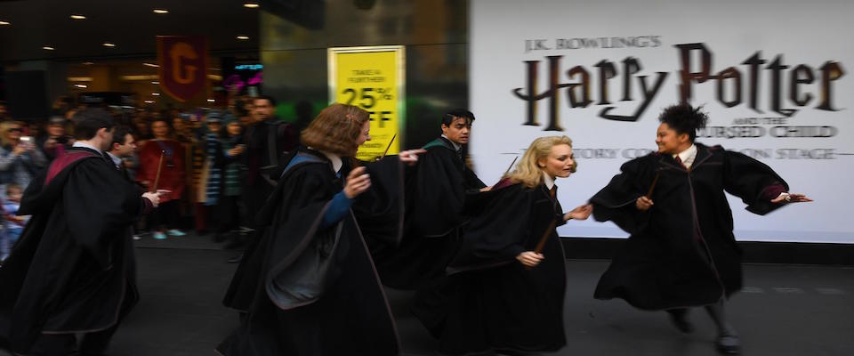 epa07929155 Members of the Australian production of Harry Potter and the Cursed Child perform outside the Harry Potter Concept store in Melbourne, Australia, 18 October 2019. Warner Brothers has teamed up with Myer to unveil the country’s largest Harry Potter concept shop.  EPA/JAMES ROSS AUSTRALIA AND NEW ZEALAND OUT