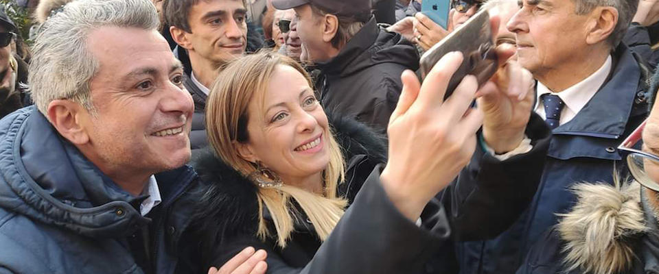 La presidente di Fratelli d’Italia, Giorgia Meloni, durante un incontro elettorale a Ravenna, in una foto postata sul suo profilo twitter. +++ TWITTER/MELONI +++