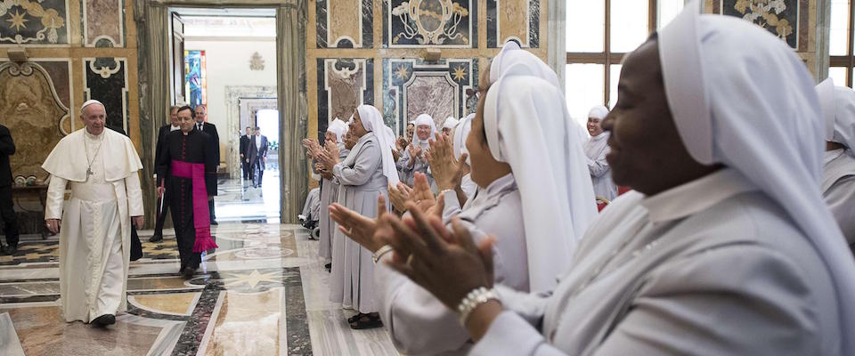 Gaffe del Papa con la suora africana