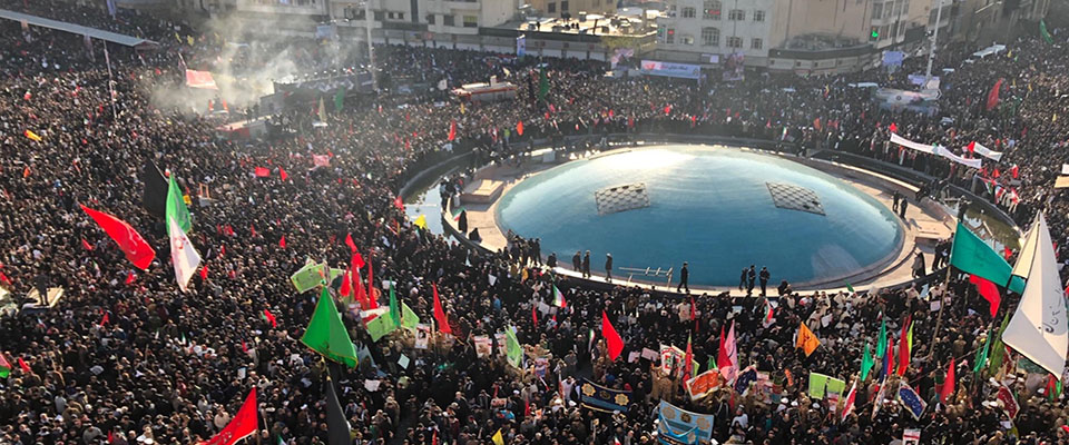 epa08106725 epa08106716 Iranians attend the funeral ceremony of Qasem Soleimani, the late Iranian Revolutionary Guards Corps (IRGC) Major General and commander of the Quds Forces, in the city of Tehran, Iran, 06 January 2020. Soleimanil was killed in a targeted US airstrike on 03 January 2020, in Baghdad, Iraq.  EPA/ABEDIN TAHERKENAREH BEST QUALITY AVAILABLE  EPA-EFE/ABEDIN TAHERKENAREH BEST QUALITY AVAILABLE