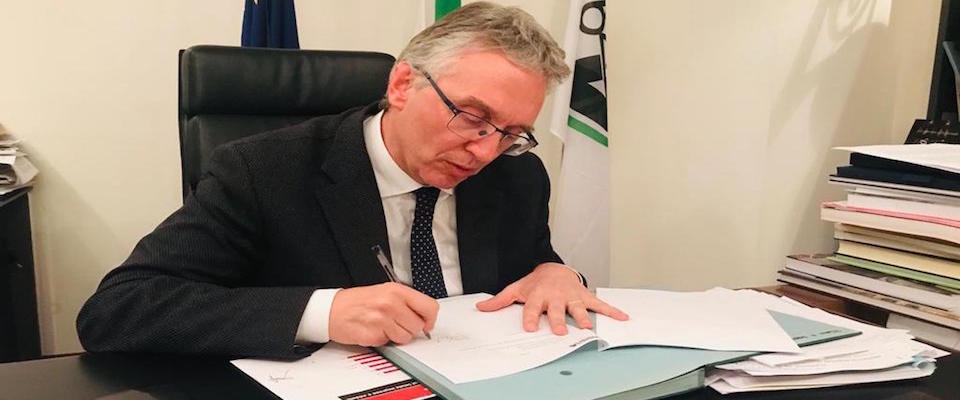 CORONAVIRUS, IL PRESIDENTE DELLA REGIONE MARCHE, LUCA CERISCIOLI, FIRMA L’ORDINANZA