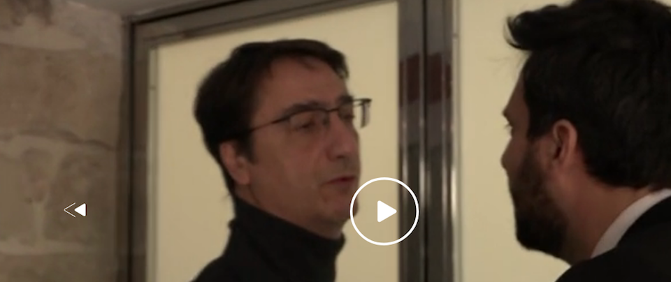 Claudio Fava: “Aggredito delle Iene”. Ma il video lo smentisce