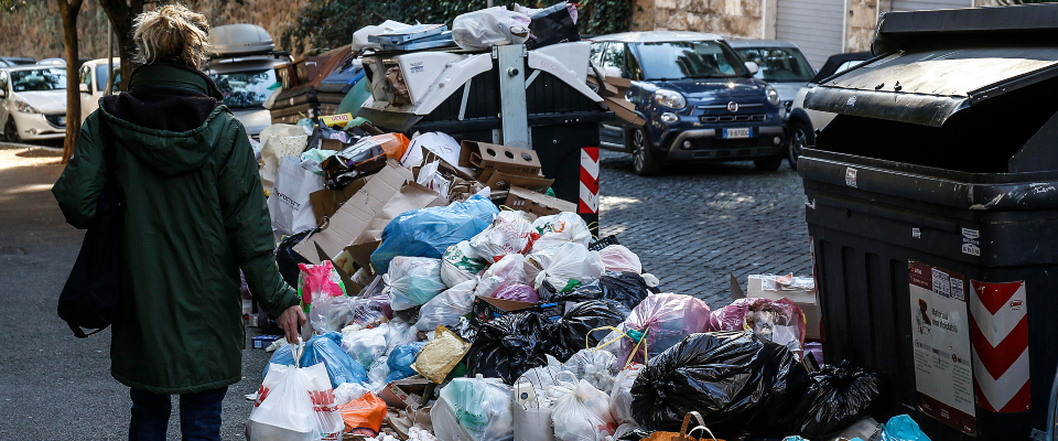 Regione Lazio, FdI attacca Zingaretti: «Manda i rifiuti fuori porta a spese dei cittadini»