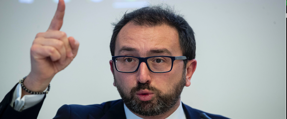 «La legge Spazzacorrotti non è retroattiva». La Corte Costituzionale zittisce Bonafede