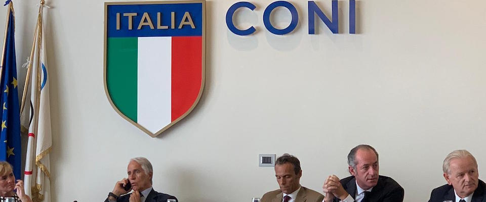 Il presidente del Coni Giovanni Malago’ (II a S) con il presidente della Regione Veneto Luca Zaia durante l’incontro al Coni per le Olimpiadi invernali Milano-Cortina 2026, 31 luglio 2019. ANSA/UFFICIO STAMPA REGIONE VENETO ++ NO SALES, EDITORIAL USE ONLY ++