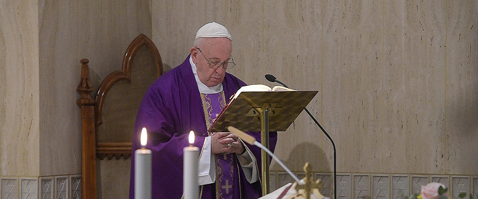 This handout picture, released by Vatican Media Press Office, shows Pope Francis who celebrates a mass in Santa Marta church, Vatican City, 27 February 2020.  ANSA / Vatican Media Press Office  +++ ANSA PROVIDES ACCESS TO THIS HANDOUT PHOTO TO BE USED SOLELY TO ILLUSTRATE NEWS REPORTING OR COMMENTARY ON THE FACTS OR EVENTS DEPICTED IN THIS IMAGE; NO ARCHIVING; NO LICENSING +++