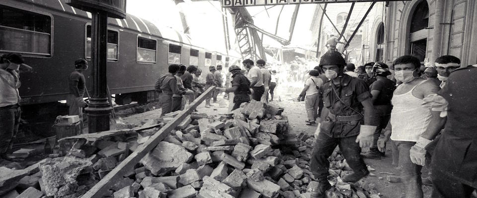 Un’immagine della strage alla stazione di Bologna.       ANSA