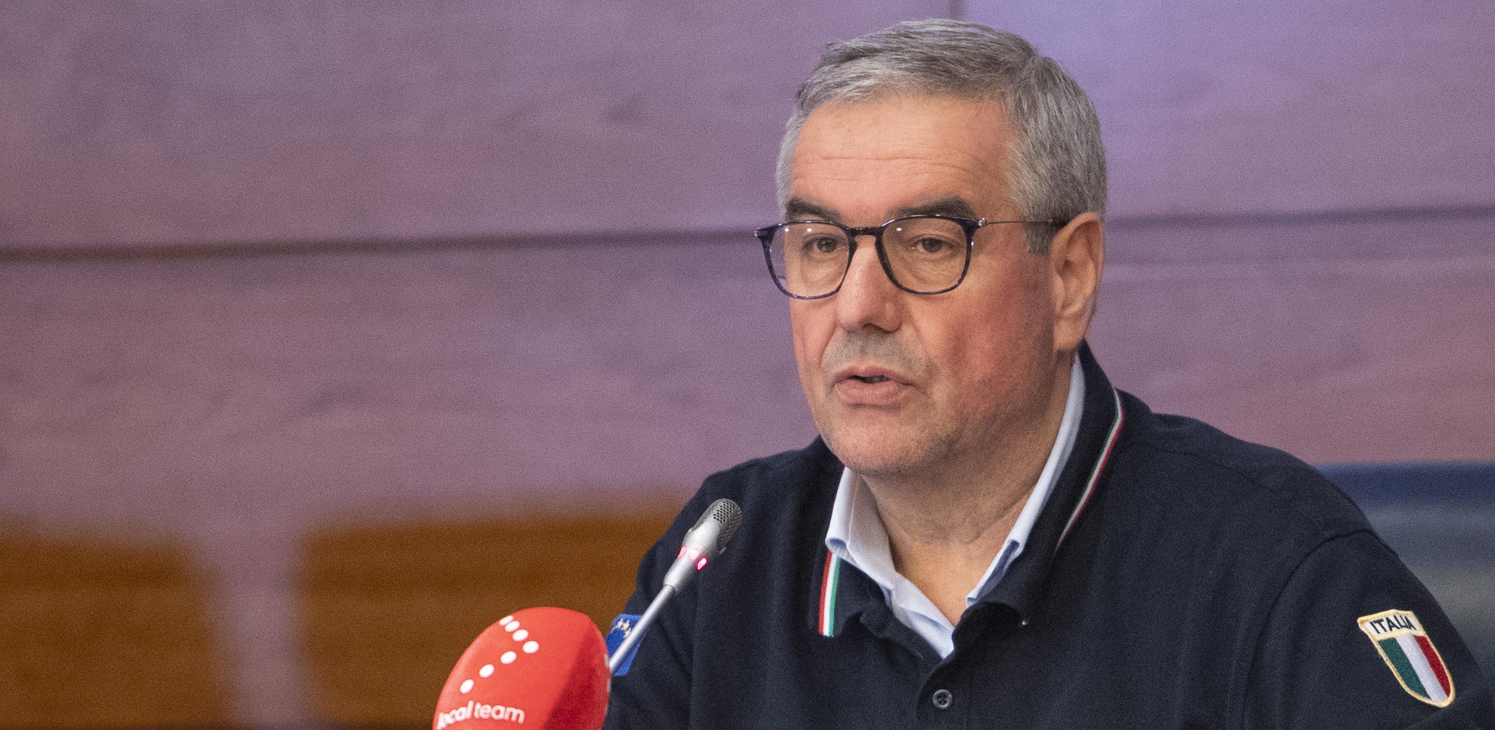 Il capo della Protezione Civile, Angelo Borrelli, nel corso della lettura del bollettino quotidiano, al termine della riunione sullÕemergenza coronavirus in videoconferenza con le regioni a Roma, 9 marzo 2020. 
   ANSA/MAURIZIO BRAMBATTI