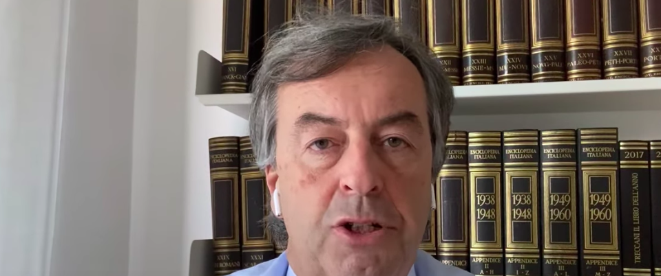 La speranza di Burioni: “In primavera il virus diventerà più buono” (video)