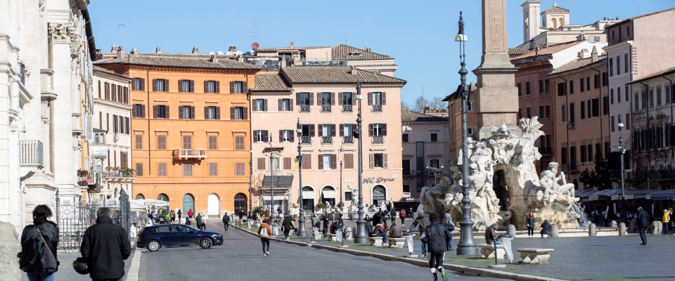 Roma sotto osservazione: il virus circola, servono misure mirate e responsabilità dai cittadini