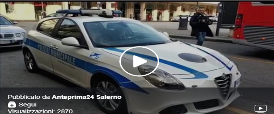 Salerno, avviso ai cittadini strada per strada dagli altoparlanti: “Non uscite di casa” (video)