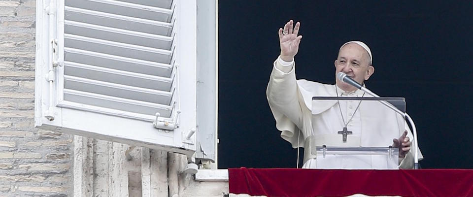 Pope Francis leads his Sunday Angelus prayer from the window of his office overlooking Saint Peter’s Square at the Vatican, 01 March 2020.  
ANSA/FABIO FRUSTACI