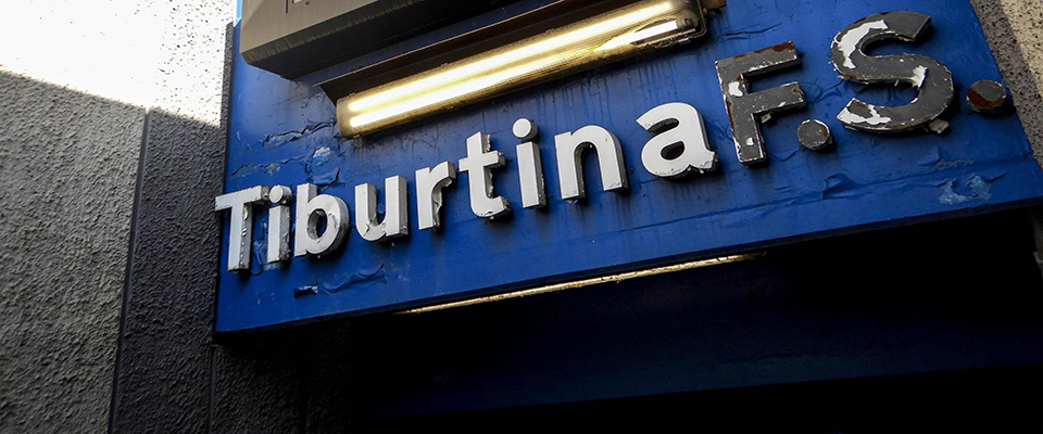 Infiltrazioni, muffe e polveri sottili alla stazione metro di Tiburtina. Roma 21 luglio 2019
Riccardo Antimiani
HAVER  CAPPONI  DI PIAZZA