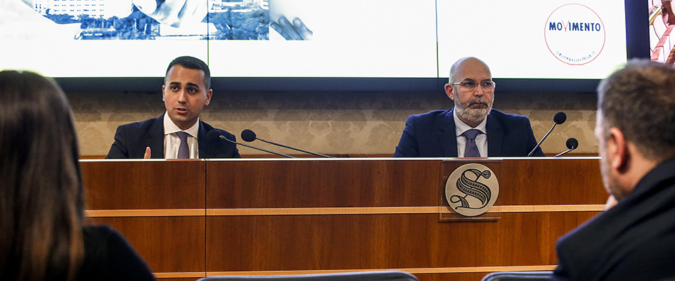 Luigi Di Maio,Vito Crimi durante la conferenza stampa del Movimento 5 Stelle per presentare un piano di rilancio economico per affrontare la crisi causata dal coronavirus, Roma 5 marzo 2020. ANSA/FABIO FRUSTACI