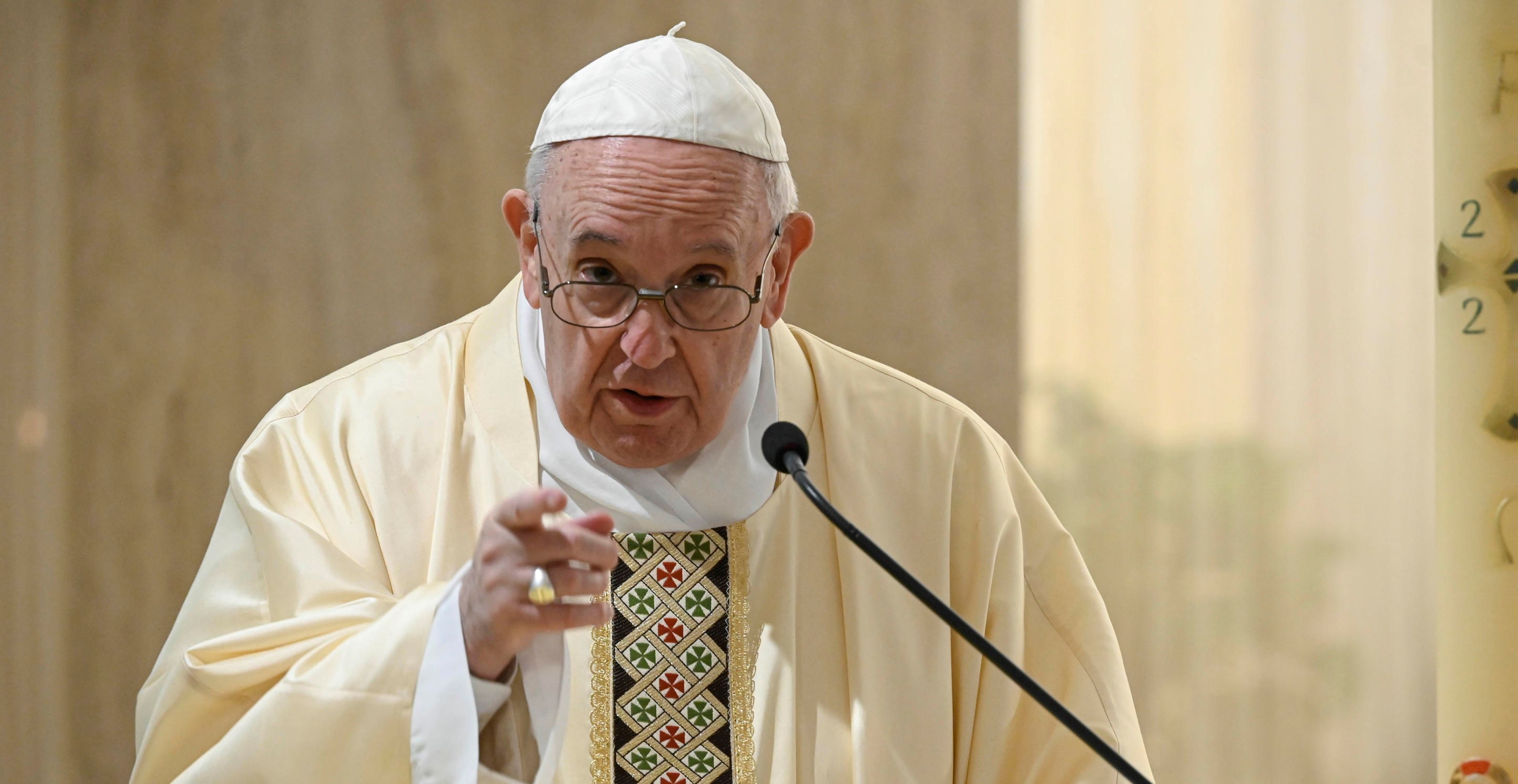 A handout picture provided by the Vatican Media shows Pope Francis leading the mass at Casa Santa Marta, Vatican City, 23 April 2020.  
“In many parts we feel the effects, one of the effects, of this pandemic: that many families who are in need, go hungry, and unfortunately the usurers’ group helps them. This is another pandemic, the social pandemic: families of people who have daily jobs, or unfortunately work in the dark, cannot work and have no food, with children. And then the usurers who take the little they have ” – Pope said – ANSA/VATICAN MEDIA HANDOUT HANDOUT EDITORIAL USE ONLY/NO SALES