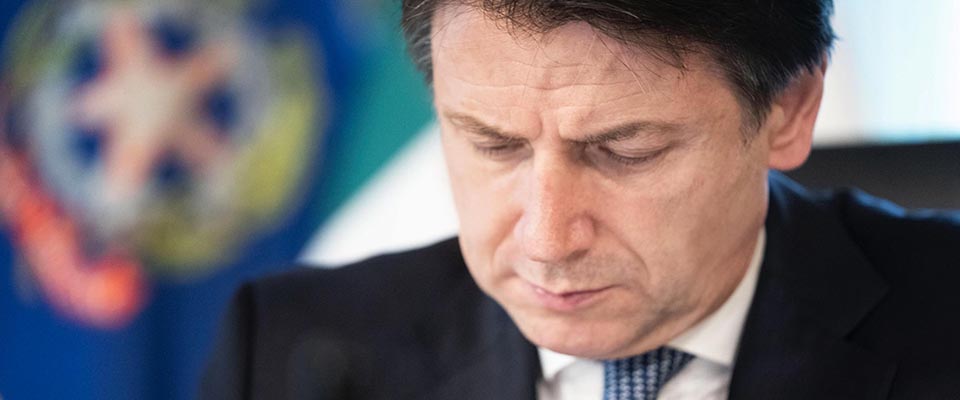 Un post tratto dal profilo Facebook del presidente del Consiglio Giuseppe Conte: In queste ore continua senza sosta il lavoro del Governo, coadiuvato dall’équipe di esperti, al fine di coordinare la gestione della ‘fase 2’, quella della convivenza con il virus. Presto sarò in grado di comunicarvi i dettagli di questo articolato piano FACEBOOK GIUSEPPE CONTE +++ATTENZIONE LA FOTO NON PUO’ ESSERE PUBBLICATA O RIPRODOTTA SENZA L’AUTORIZZAZIONE DELLA FONTE DI ORIGINE CUI SI RINVIA+++I