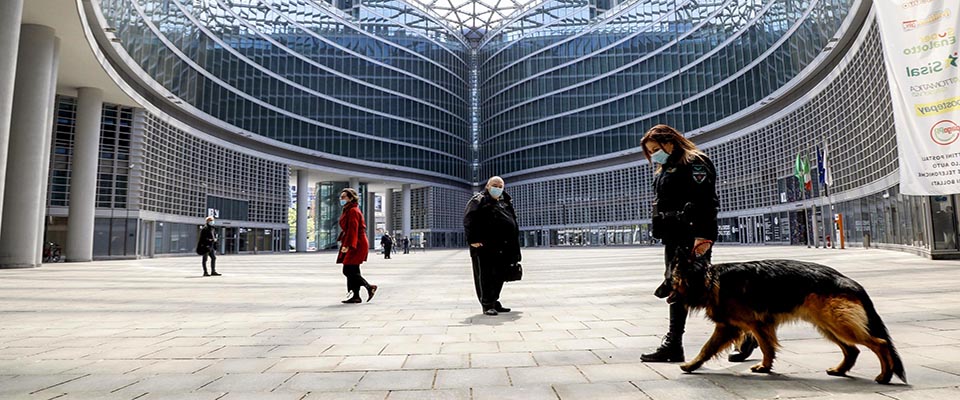 Il palazzo sede della Regione Lombardia a Milano, 15 aprile 2020.ANSA/Mourad Balti Touati