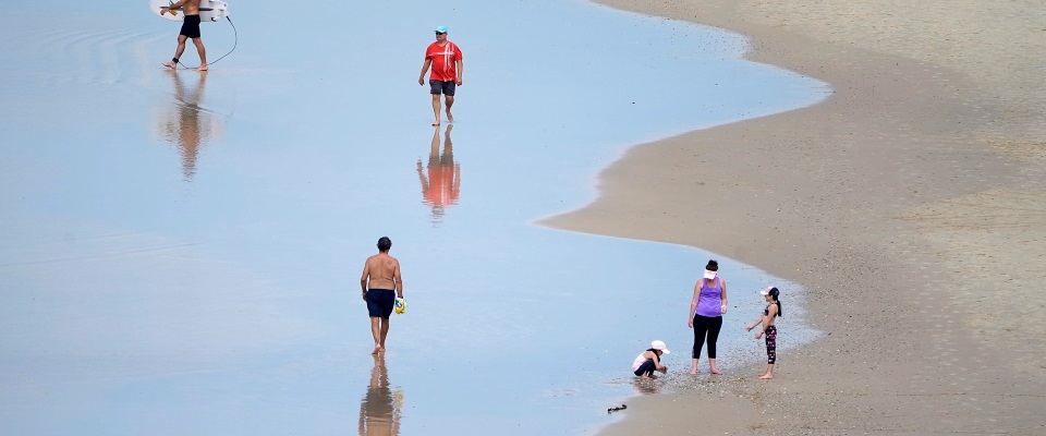 Al mare sì, ma a distanza di sicurezza. Così si stanno attrezzando gli stabilimenti balneari