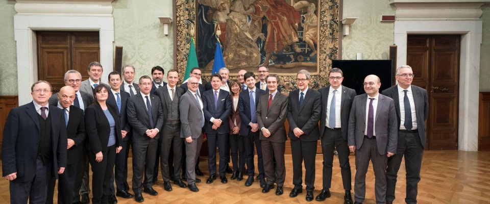 Pres Conte partecipa a Palazzo Chigi ai 50 anni della Conferenza Stato Regioni