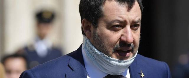 salvini con mascherina (