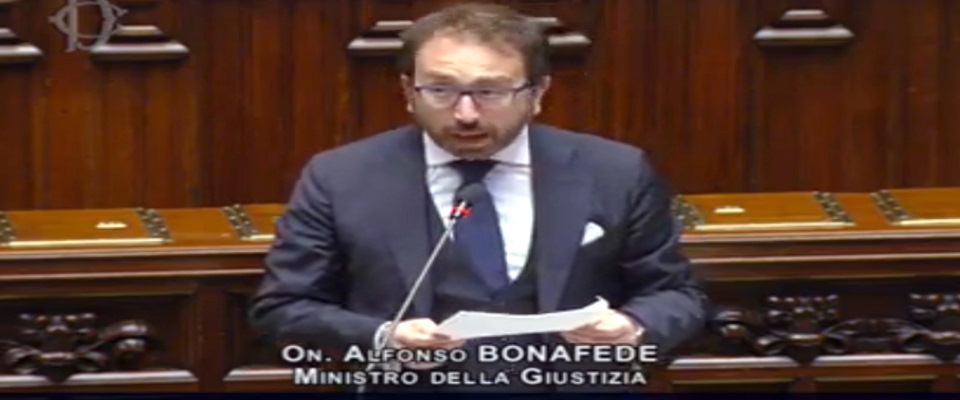 Bonafede nella bufera, decreto bluff. Il centrodestra: vada a casa. Giovedì forse in aula