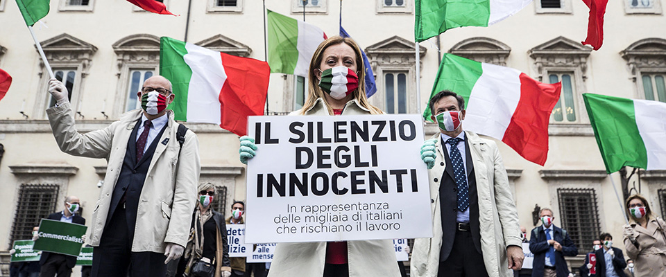 The president of the Fratelli d’Italia (FdI) party Giorgia Meloni with the parliamentarians of the Fratelli d’Italia party demonstrate against the Italian government in front of the Chigi Palace during the emergency blockade of the Coronavirus Covid-19 in Rome, Italy, 28 April 2020. ANSA/ANGELO CARCONI