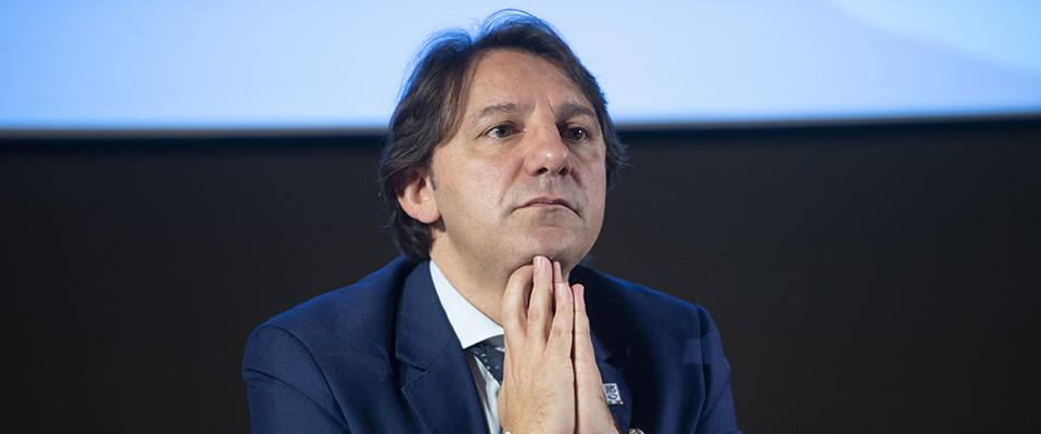 Il presidente dell’INPS, Pasquale Tridico, nel corso della firma della convenzione tra INPS ed il Policlinico Gemelli, finalizzata alla tutela dei minori e dei soggetti con patologie oncologiche ricoverati ed in curo presso lo stesso Policlinico, Roma 11 febbraio 2020.
   ANSA/MAURIZIO BRAMBATTI