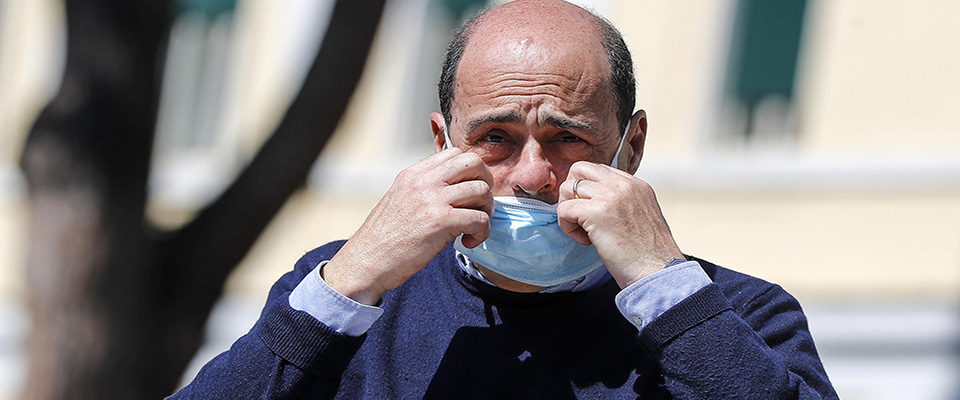 President of Lazio Region Nicola Zingaretti meets the press after a visit at the Spallanzani hospital, Rome, Italy, 4 April 2020. ANSA/RICCARDO ANTIMIANI