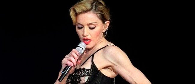 Madonna oscurata da Instagram per le sue tesi sul vaccino anti-Coronavirus