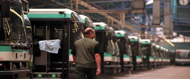 autista di bus ammazzato di botte in Francia foto Ansa