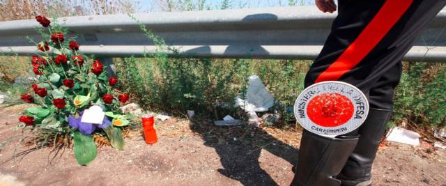 morti 3 ragazzi in bici elettrica foto Ansa