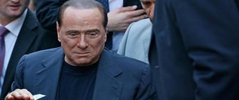 Vergogna Travaglio, pubblica su Fatto la foto di Berlusconi che piange foto Ansa