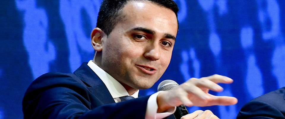 Il ministro degli Esteri, Luigi Di Maio, allo stabilimento Leonardo a Pomigliano D’Arco, Napoli, 28 febbraio 2020. ANSA/CIRO FUSCO