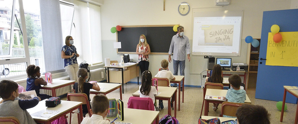 Primo giorno di scuola alle elementari di Alzano Lombardo, 14 settembre 2020.  ANSA / Filippo Venezia