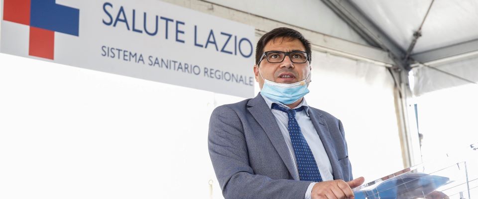 Covid nel Lazio, D’Amato: “Se la curva salirà, torneranno le mascherine obbligatorie all’aperto”