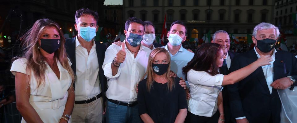 Matteo Salvini, Susanna Ceccardi, Giorgia Meloni, Antonio Tajani durante la chiusura della campagna elettorale in piazza della repubblica per la candidata della Lega Susanna Ceccardi, per le elezioni regionali 2020, Firenze, 18 Settembre 2020.ANSA/CLAUDIO GIOVANNINI