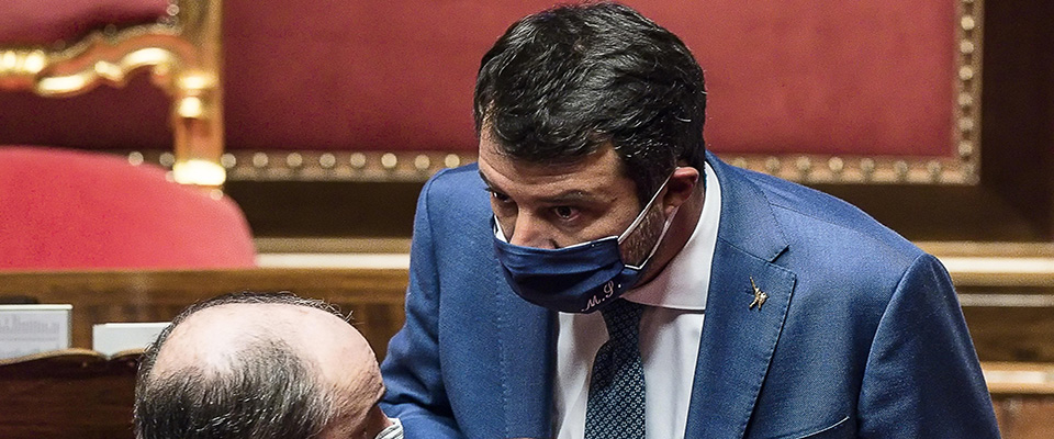 Il segretario della Lega Matteo Salvini in aula al Senato durante le operazioni di voto sulla fiducia posta dal Governo per il decreto legge di proroga dello stato di emergenza Covid, Roma, 23 settembre 2020. ANSA/ANGELO CARCONI