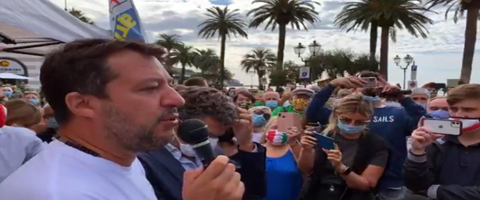 Frame da diretta fb Salvini a Rapallo