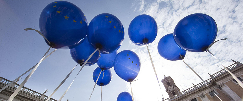 Un momento della Festa dell’Europa in piazza del Campidoglio, Roma, 9 maggio 2016.
ANSA/MASSIMO PERCOSSI