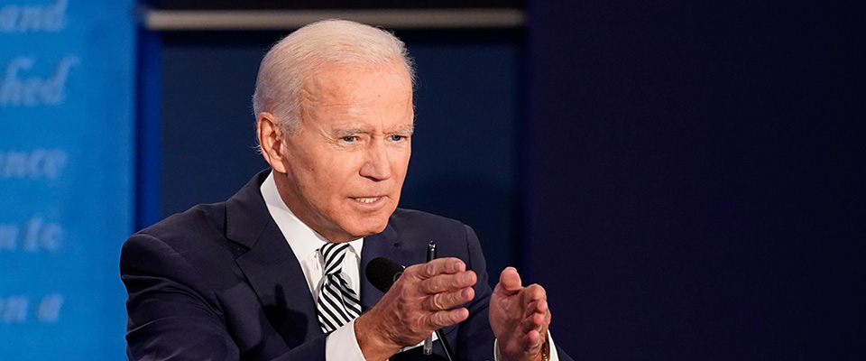 epa08707200 Democratic presidential candidate Joe Biden answers a question during the first Presidential Debate at the Case Western Reserve University and Cleveland Clinic in Cleveland, Ohio, 29 September 2020. It is the first of three scheduled debates between US President Donald Trump and Democratic presidential candidate and former Vice President Joe Biden.  EPA/Morry Gash / POOL