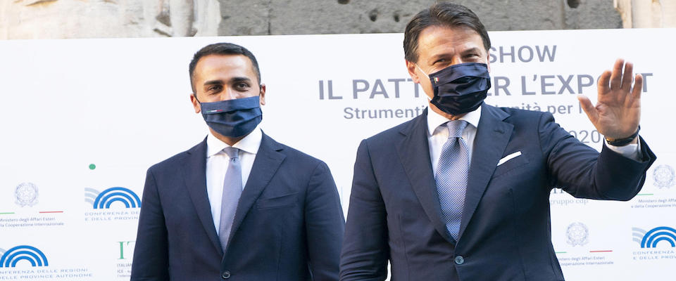 Il presidente del Consiglio Giuseppe Conte e il ministro degli Esteri, Luigi Di Maio, del Roadshow del Patto per líExport , Roma, 09 settembre 2020. 
ANSA/UFFICIO STAMPA PALAZZO CHIGI/FILIPPO ATTILI
+++ ANSA PROVIDES ACCESS TO THIS HANDOUT PHOTO TO BE USED SOLELY TO ILLUSTRATE NEWS REPORTING OR COMMENTARY ON THE FACTS OR EVENTS DEPICTED IN THIS IMAGE; NO ARCHIVING; NO LICENSING +++