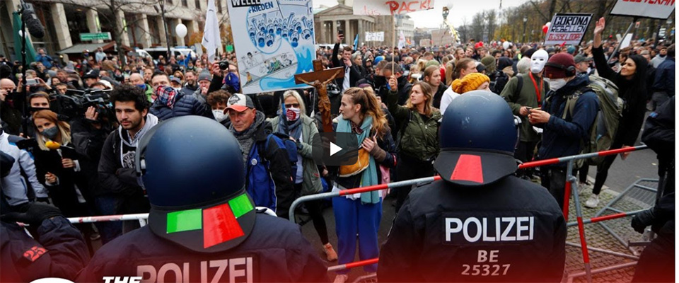 I negazionisti esistono anche in Germania e si scontrano in piazza con la polizia